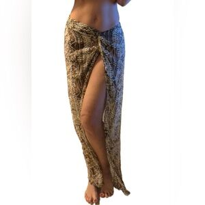 ELAN COVERUP SKIRT WITH FRONT SLIT size XL with fit medium